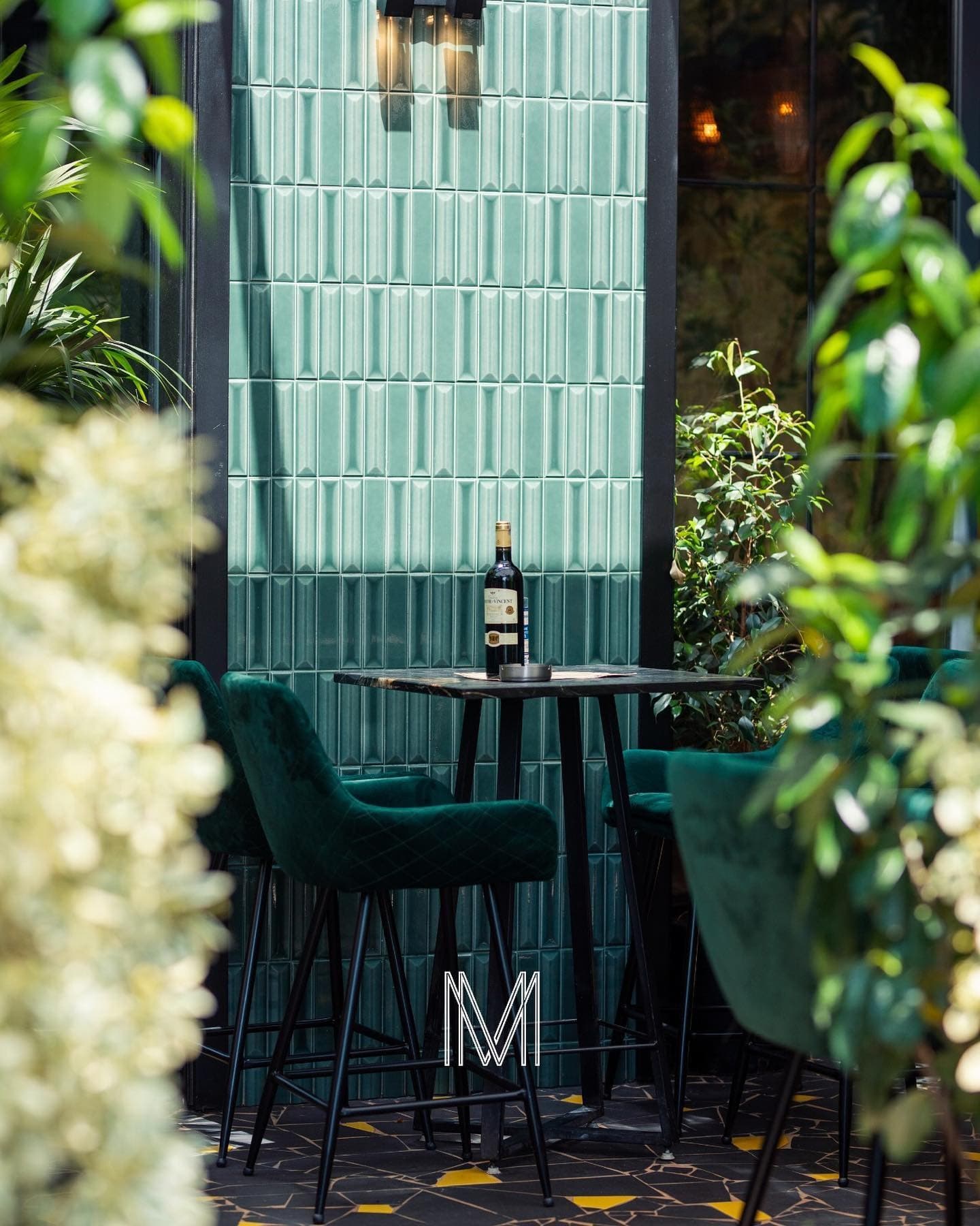 Monròe al fresco dining